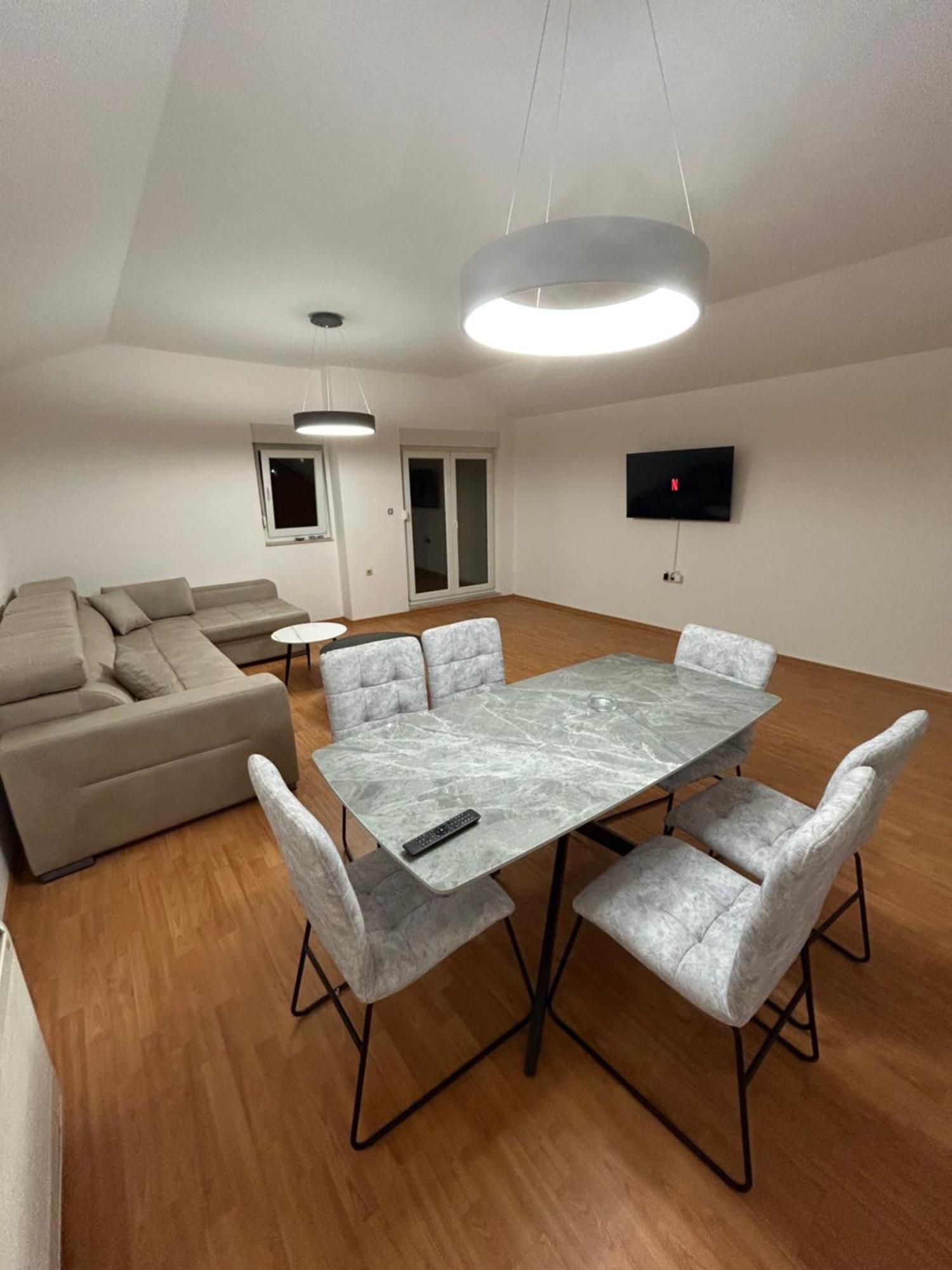 Riverside Apartments โมสตาร์ ภายนอก รูปภาพ
