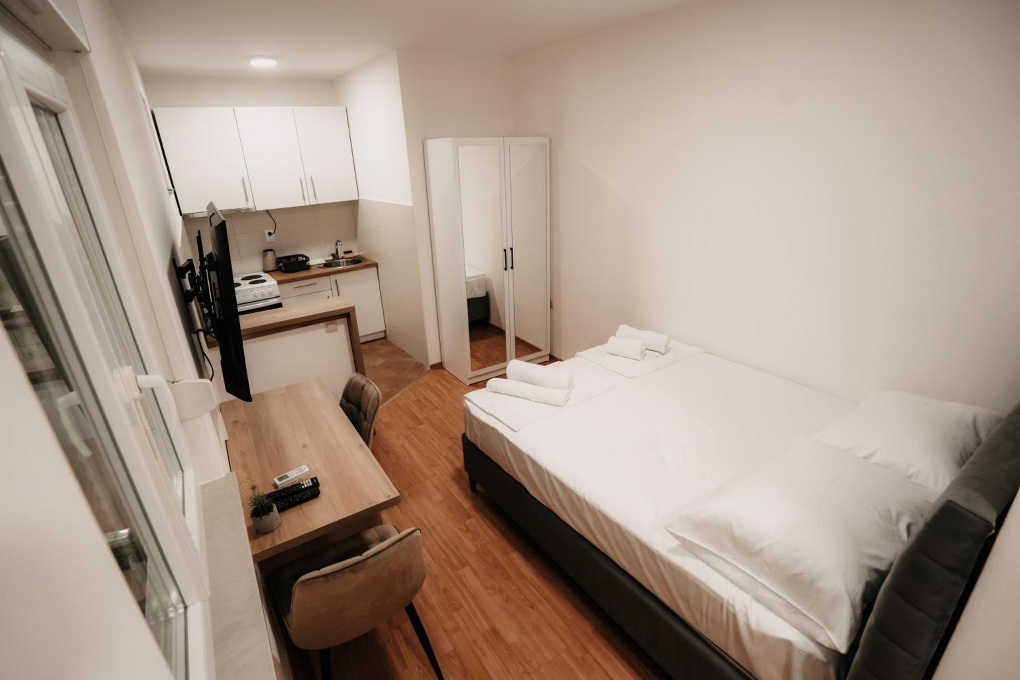 Riverside Apartments โมสตาร์ ภายนอก รูปภาพ