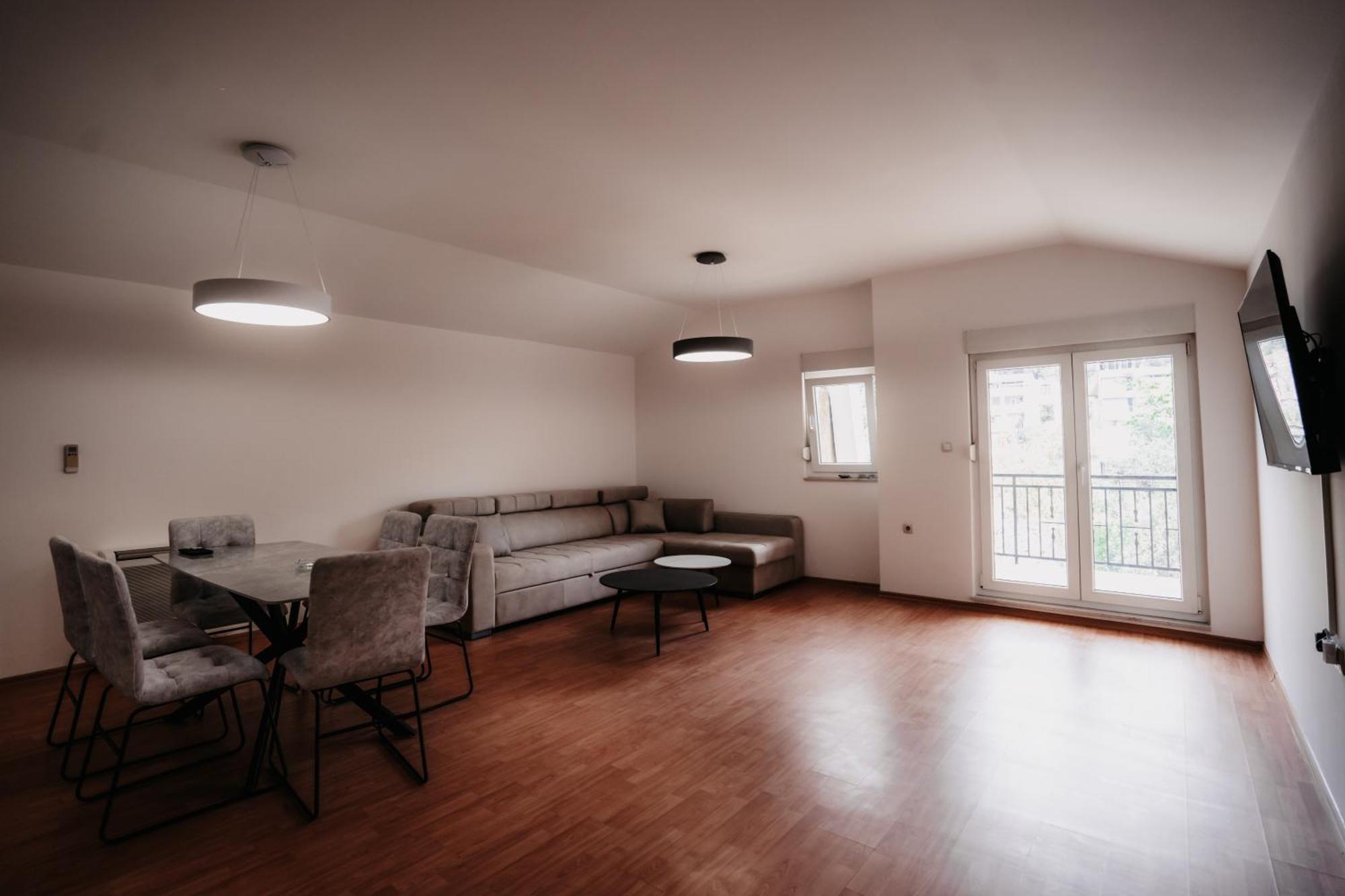 Riverside Apartments โมสตาร์ ภายนอก รูปภาพ