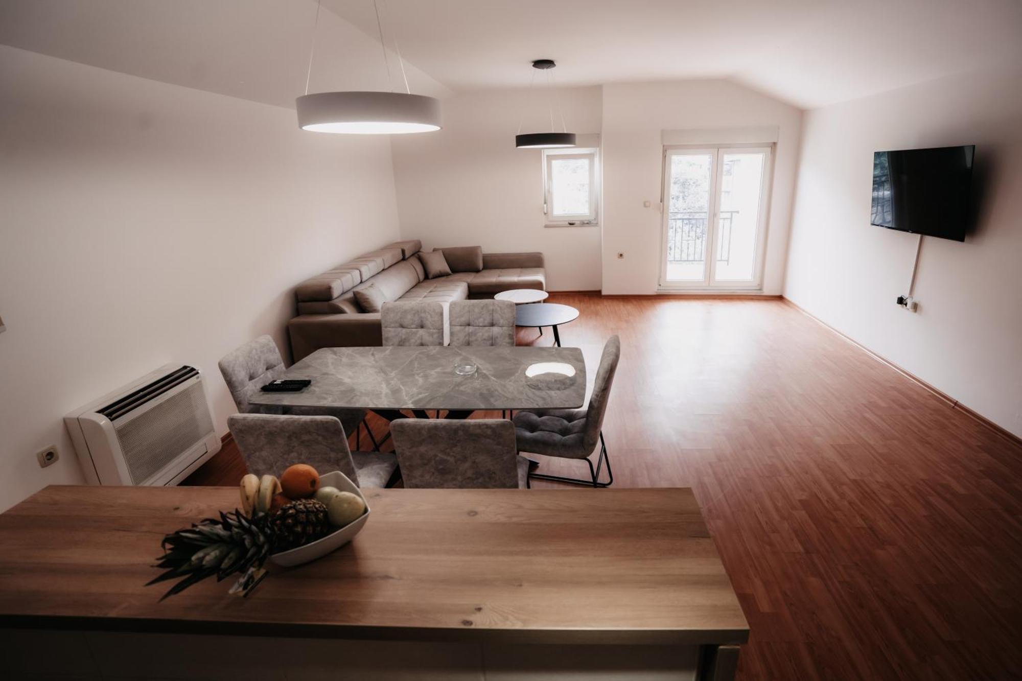 Riverside Apartments โมสตาร์ ภายนอก รูปภาพ