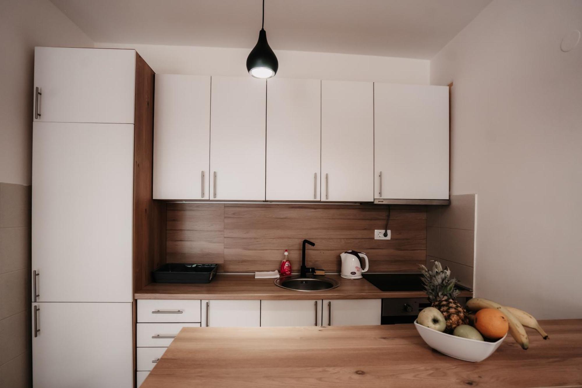 Riverside Apartments โมสตาร์ ภายนอก รูปภาพ