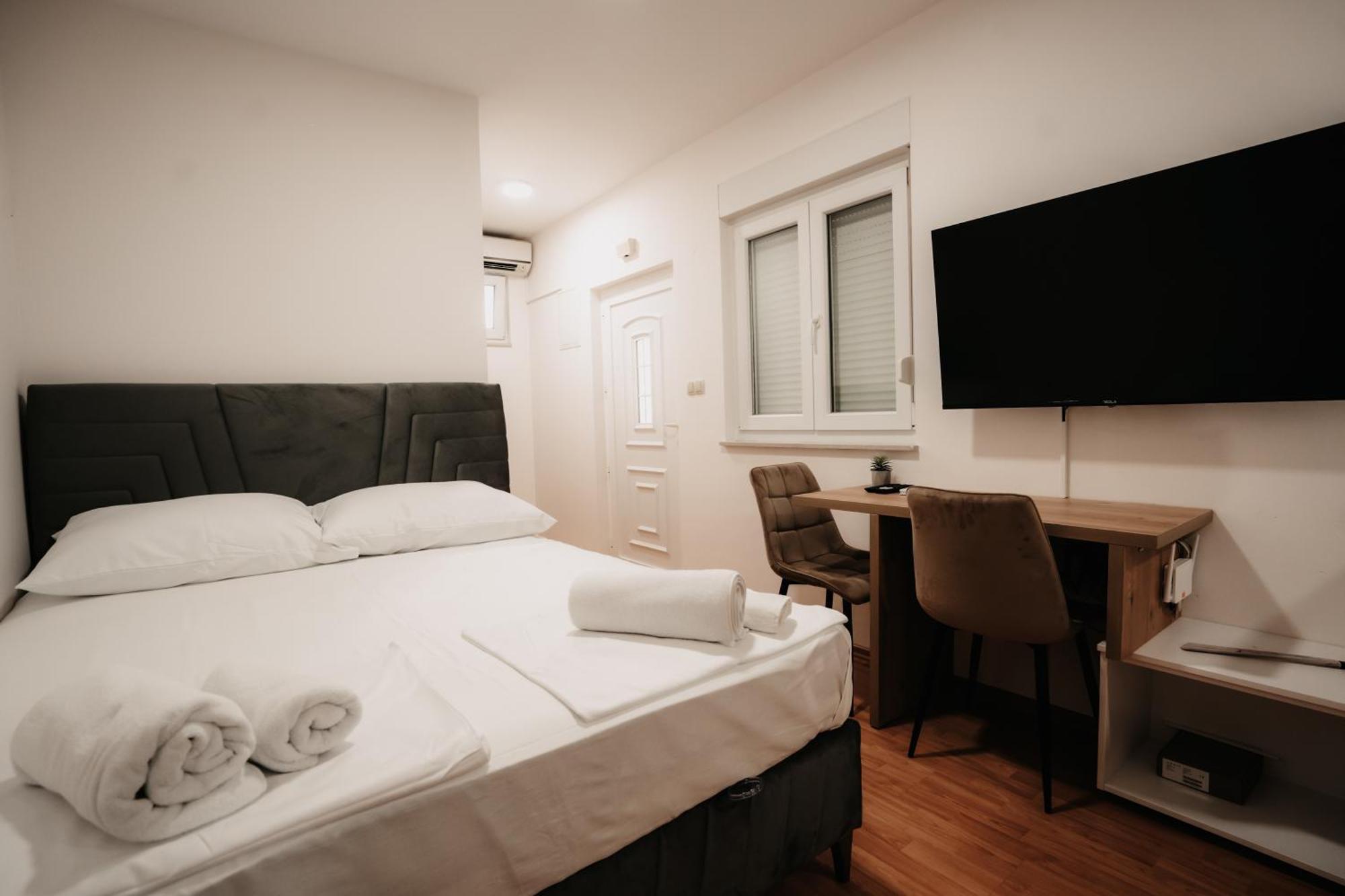 Riverside Apartments โมสตาร์ ภายนอก รูปภาพ